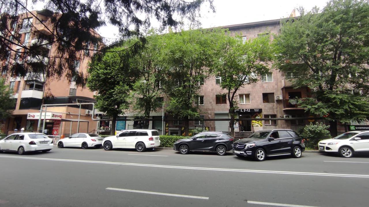 Studio On Papazyan 12 耶烈万 外观 照片